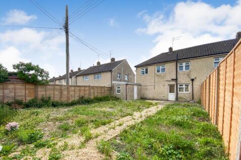 18 Queens Road, Royal Wootton Bassett, Swindon, Wiltshire, SN4 8AW