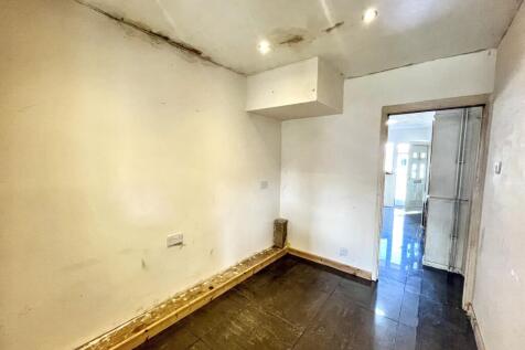 42 Greenwood Road, Mitcham, Surrey CR4 1PE