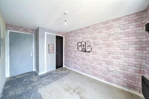 95 Carmichael Close, Ruislip HA4 6LG