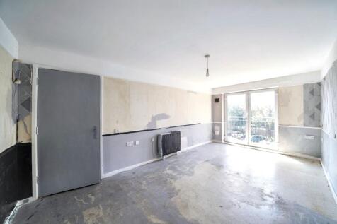 95 Carmichael Close, Ruislip HA4 6LG