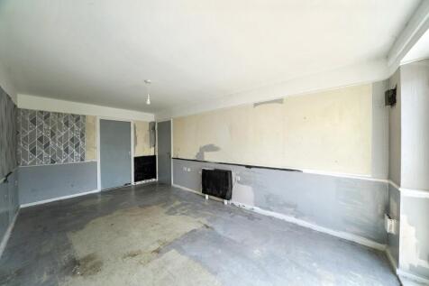 95 Carmichael Close, Ruislip HA4 6LG