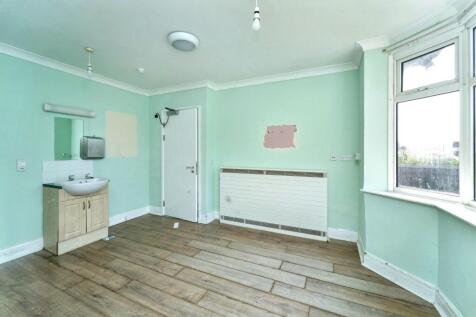 74 Central Road, Drayton, Hampshire, PO6 1QX
