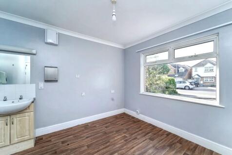 74 Central Road, Drayton, Hampshire, PO6 1QX
