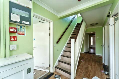 74 Central Road, Drayton, Hampshire, PO6 1QX
