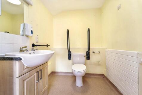 74 Central Road, Drayton, Hampshire, PO6 1QX