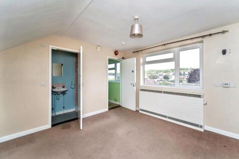 74 Central Road, Drayton, Hampshire, PO6 1QX