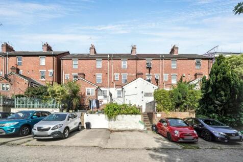 9B Farningham Road, Caterham, CR3 6LL