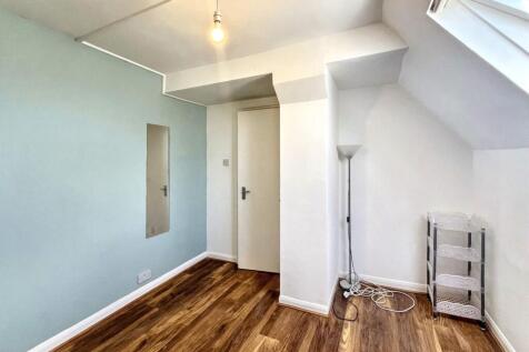 Flat 4A, 23 Burnt Ash Lane, Bromley, Kent, BR1 4DJ