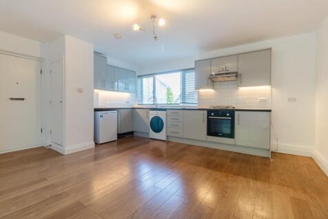 15 St Anna&#39;s Court, Hendon, London NW4 4QY