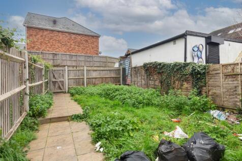 5 Crays Parade, Sidcup, Orpington, BR5 3HG