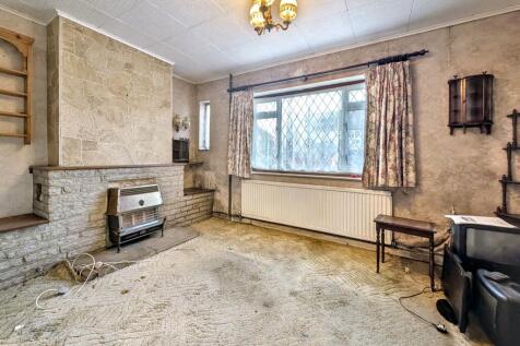 82 Grange Road, Chessington, KT9 1EY