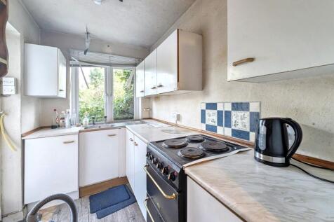82 Grange Road, Chessington, KT9 1EY