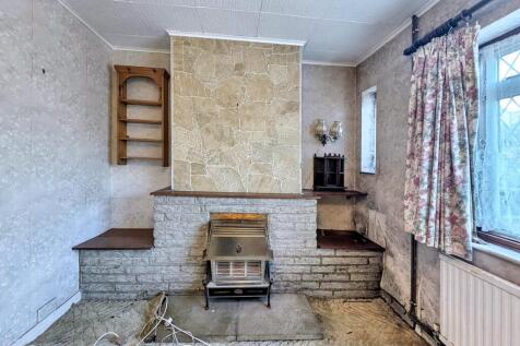82 Grange Road, Chessington, KT9 1EY