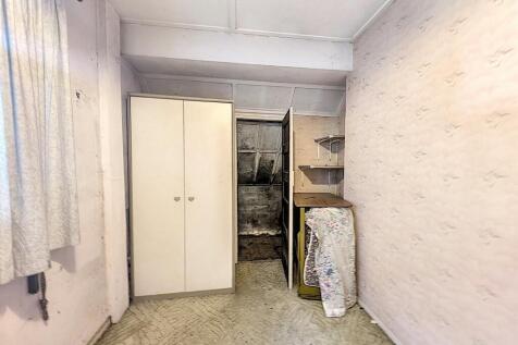 82 Grange Road, Chessington, KT9 1EY