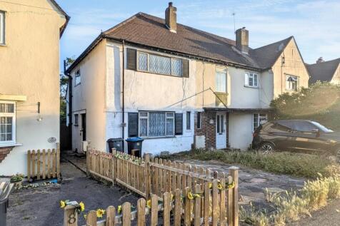 82 Grange Road, Chessington, KT9 1EY