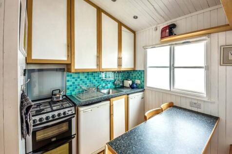 Dove Chalet W11, Branscombe Beach, Devon EX12 3DP