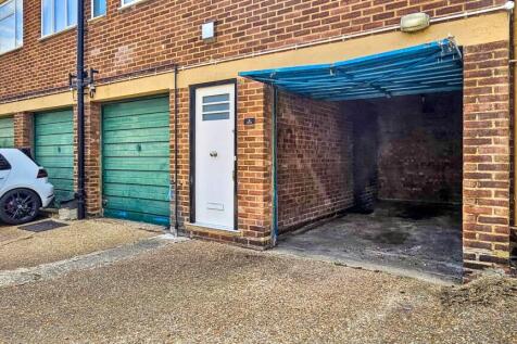 Flat 17, Hanger Court, Hanger Green, Ealing, London, W5 3ER