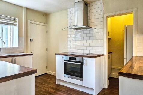 Flat 17, Hanger Court, Hanger Green, Ealing, London, W5 3ER