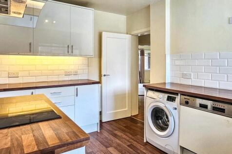 Flat 17, Hanger Court, Hanger Green, Ealing, London, W5 3ER