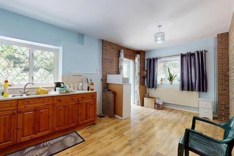 Hopewell, Chapel Woods, Charing, Ashford, Kent, TN27 0NP