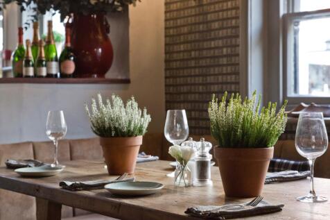 The Old Drum, 16 Chapel St, Petersfield GU32 3DP