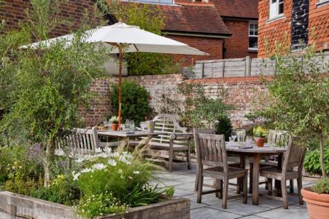 The Old Drum, 16 Chapel St, Petersfield GU32 3DP