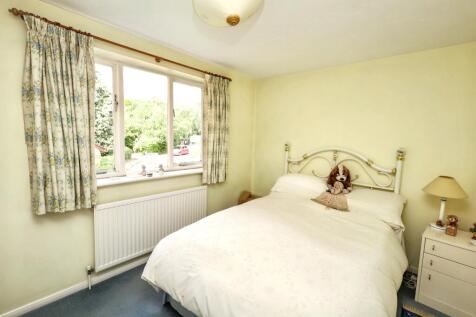 61 Laburnum Close, Friern Barnet, London, N11 3PA