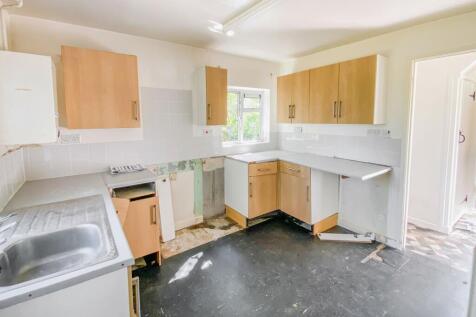 3 Seagry Hill, Sutton Benger, Wiltshire, SN15 4SA
