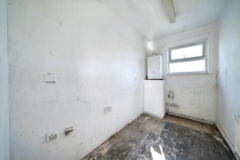 14 Routh Court, Feltham, TW14 8SJ