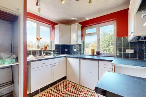 Flat 16 Elaine Court, Elaine Avenue, Rochester, Kent, ME2 2YR