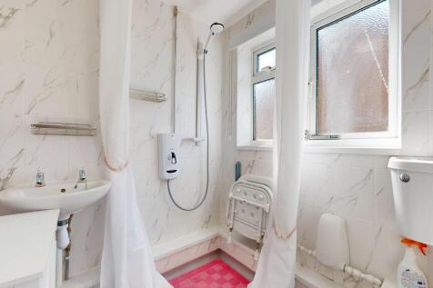 Flat 16 Elaine Court, Elaine Avenue, Rochester, Kent, ME2 2YR