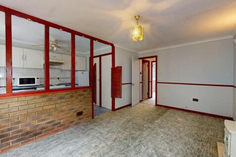 14 Sterry House, Stirling Close, Rainham, Essex, RM13 9NQ