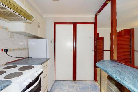 14 Sterry House, Stirling Close, Rainham, Essex, RM13 9NQ