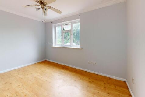 14 Sterry House, Stirling Close, Rainham, Essex, RM13 9NQ