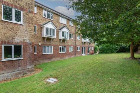 14 Sterry House, Stirling Close, Rainham, Essex, RM13 9NQ