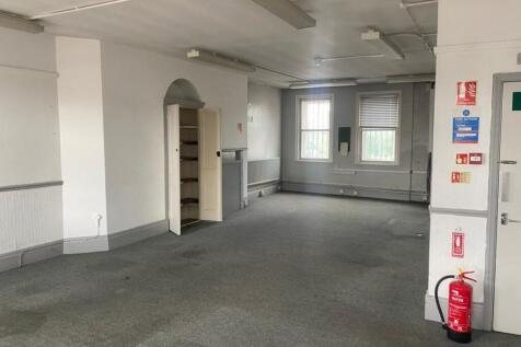 100 High Street, Tonbridge, TN9 1AN