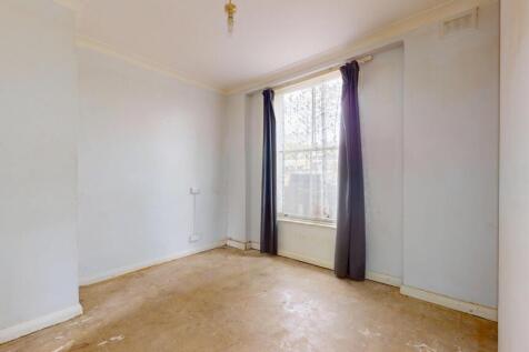 Flat A, 31 Buckingham Road, Islington, London, N1 4HY