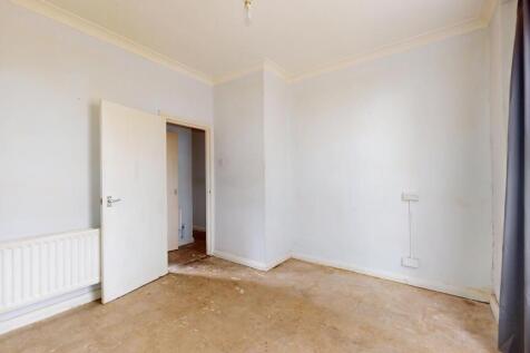 Flat A, 31 Buckingham Road, Islington, London, N1 4HY