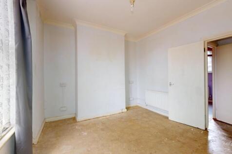 Flat A, 31 Buckingham Road, Islington, London, N1 4HY