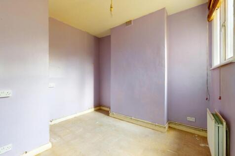 Flat A, 31 Buckingham Road, Islington, London, N1 4HY