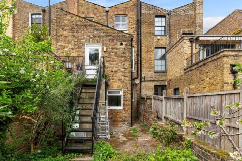 Flat A, 31 Buckingham Road, Islington, London, N1 4HY