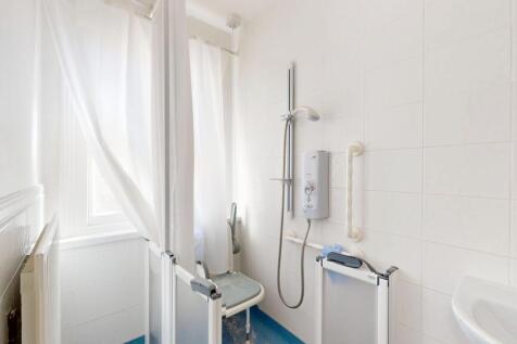 Flat B, 83 Cavendish Road, Clapham, London, SW12 0BN