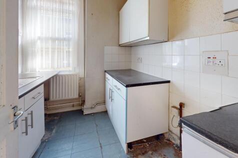 Flat B, 83 Cavendish Road, Clapham, London, SW12 0BN