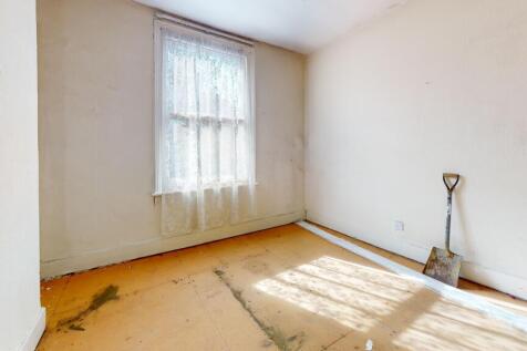 Flat B, 83 Cavendish Road, Clapham, London, SW12 0BN