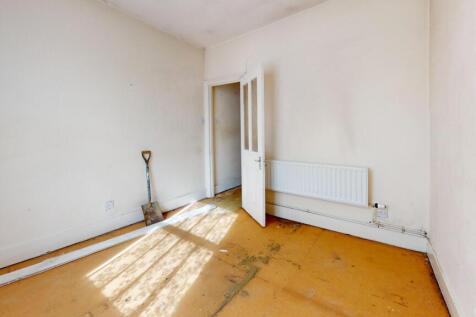 Flat B, 83 Cavendish Road, Clapham, London, SW12 0BN
