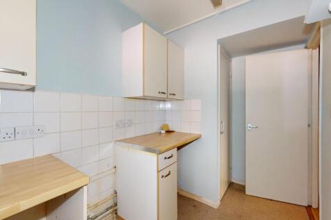 Flat 5, 136 Earls Court Road, Kensington, London, W8 6QL