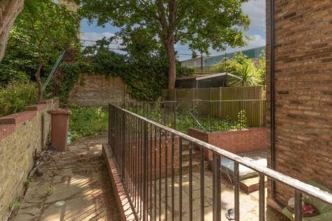 Flat A, 24 Montague Road, Hackney, London, E8 2HW