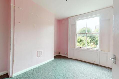 Flat B, 41 Fox Hill, Crystal Palace, London, SE19 2XA