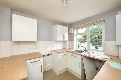 5A Russells Ride, Cheshunt, Waltham Cross EN8 8TS