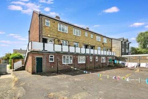 5A Russells Ride, Cheshunt, Waltham Cross EN8 8TS